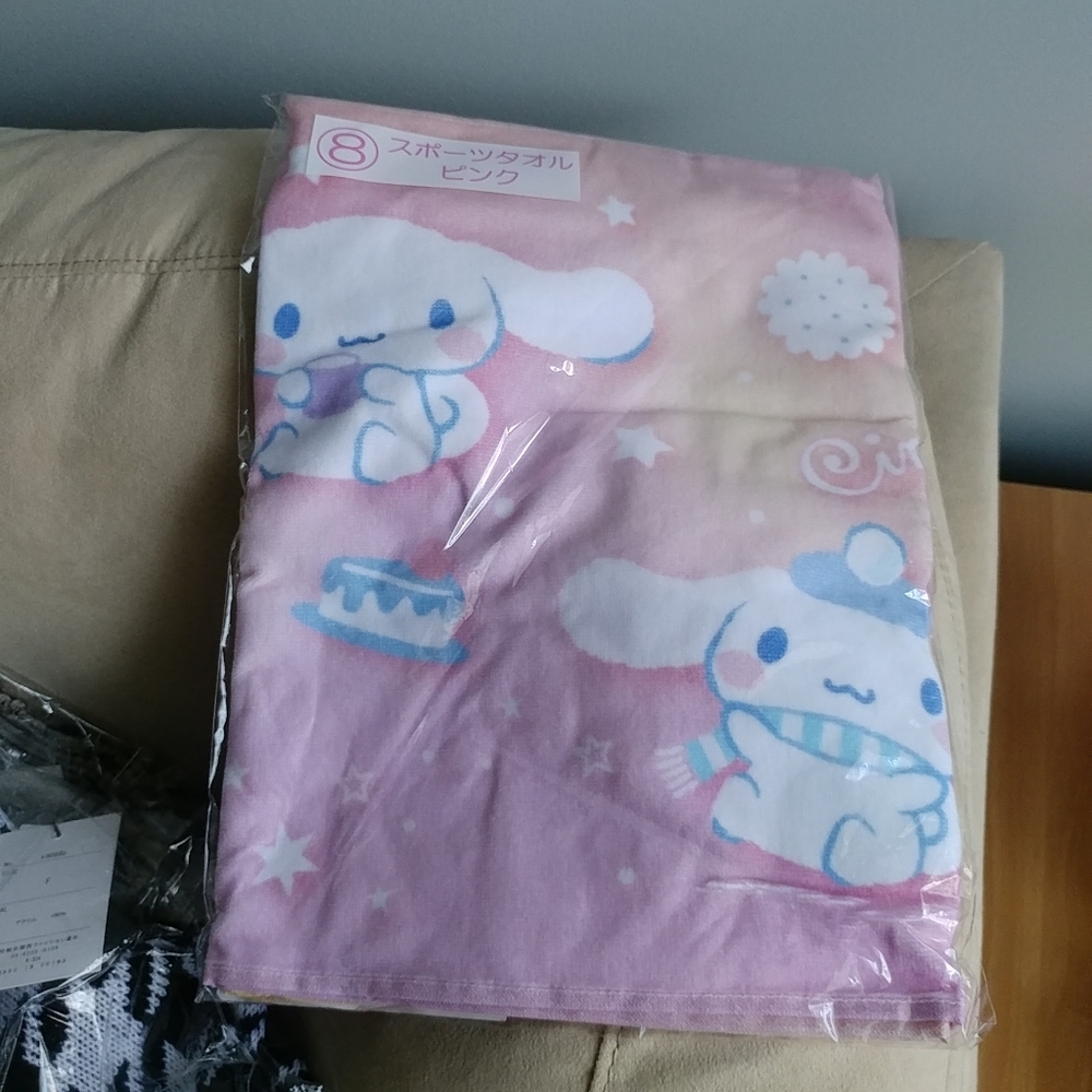 Sanrio Cinnamoroll & Milk Winter Magic Pink Towel